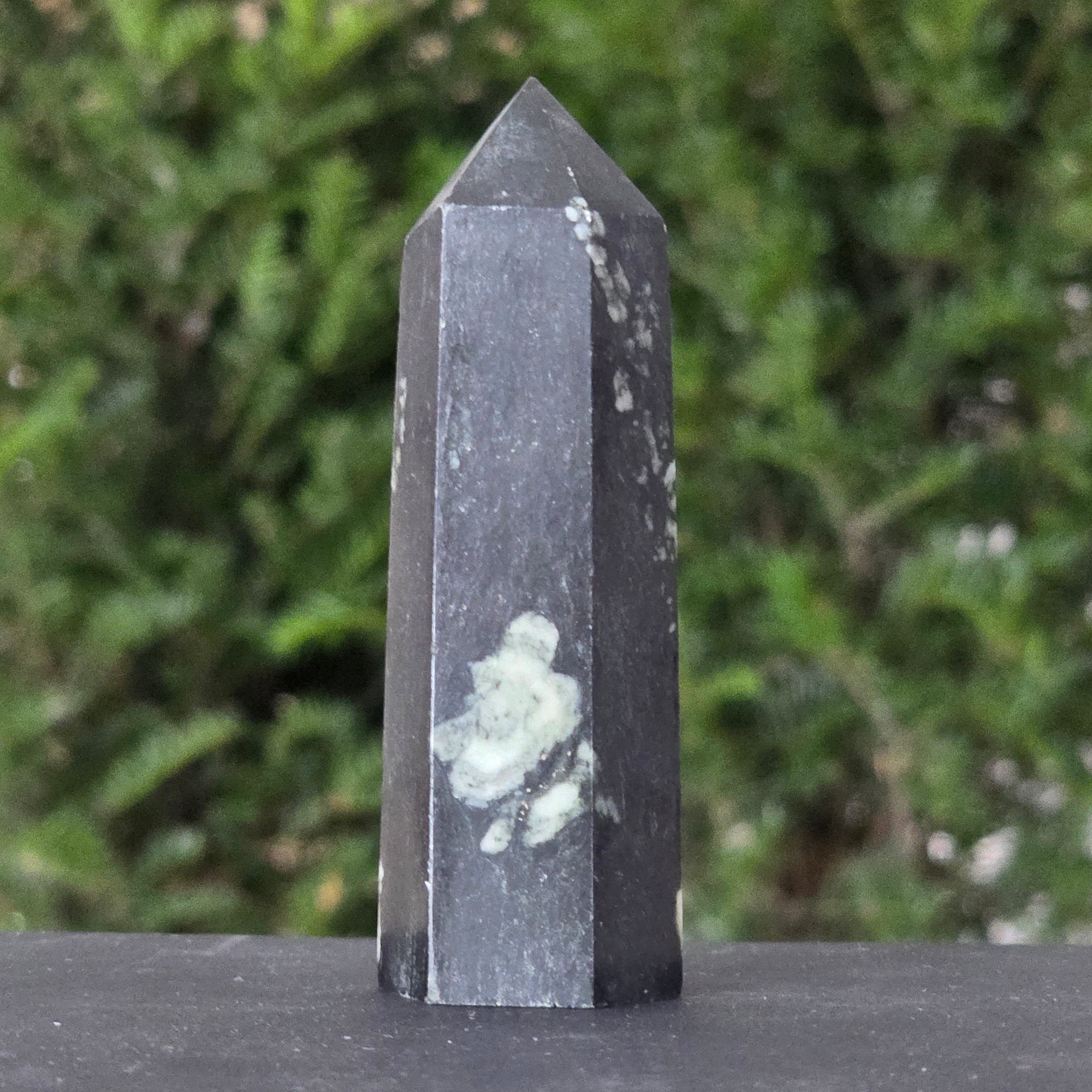 Obelisc piatra crizantema | Model 5