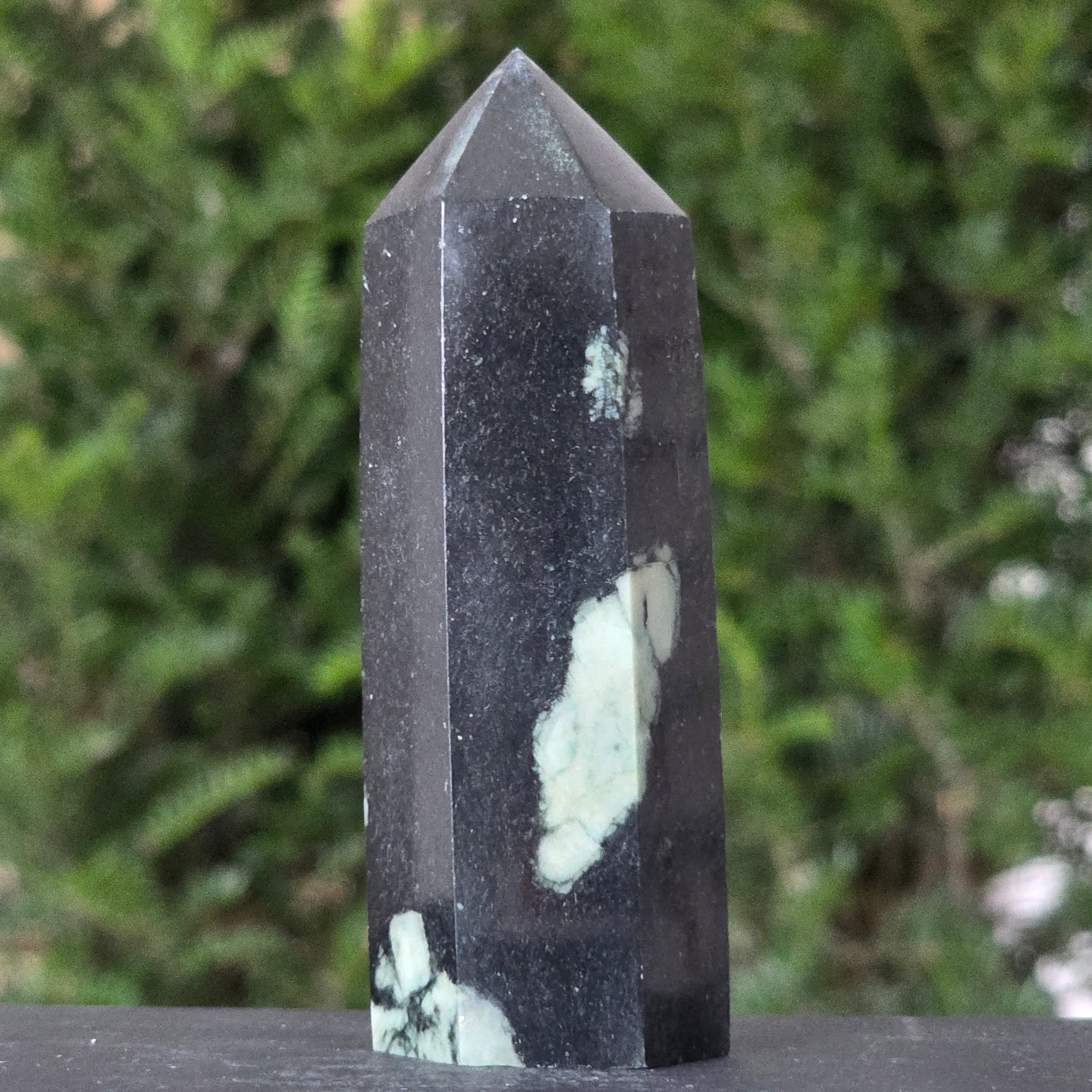 Obelisc piatra crizantema | Model 6