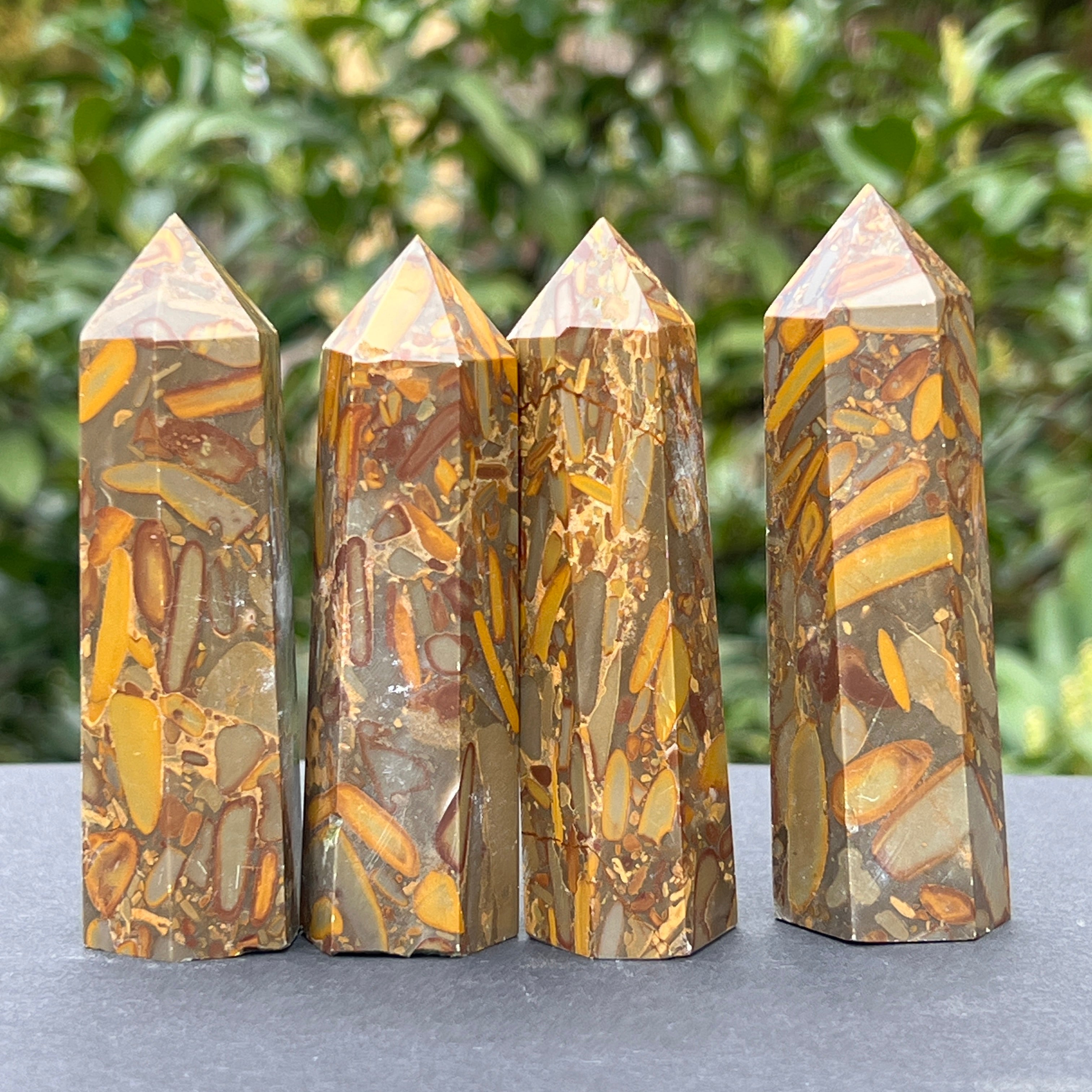 Obelisc porfir, roca magmatica