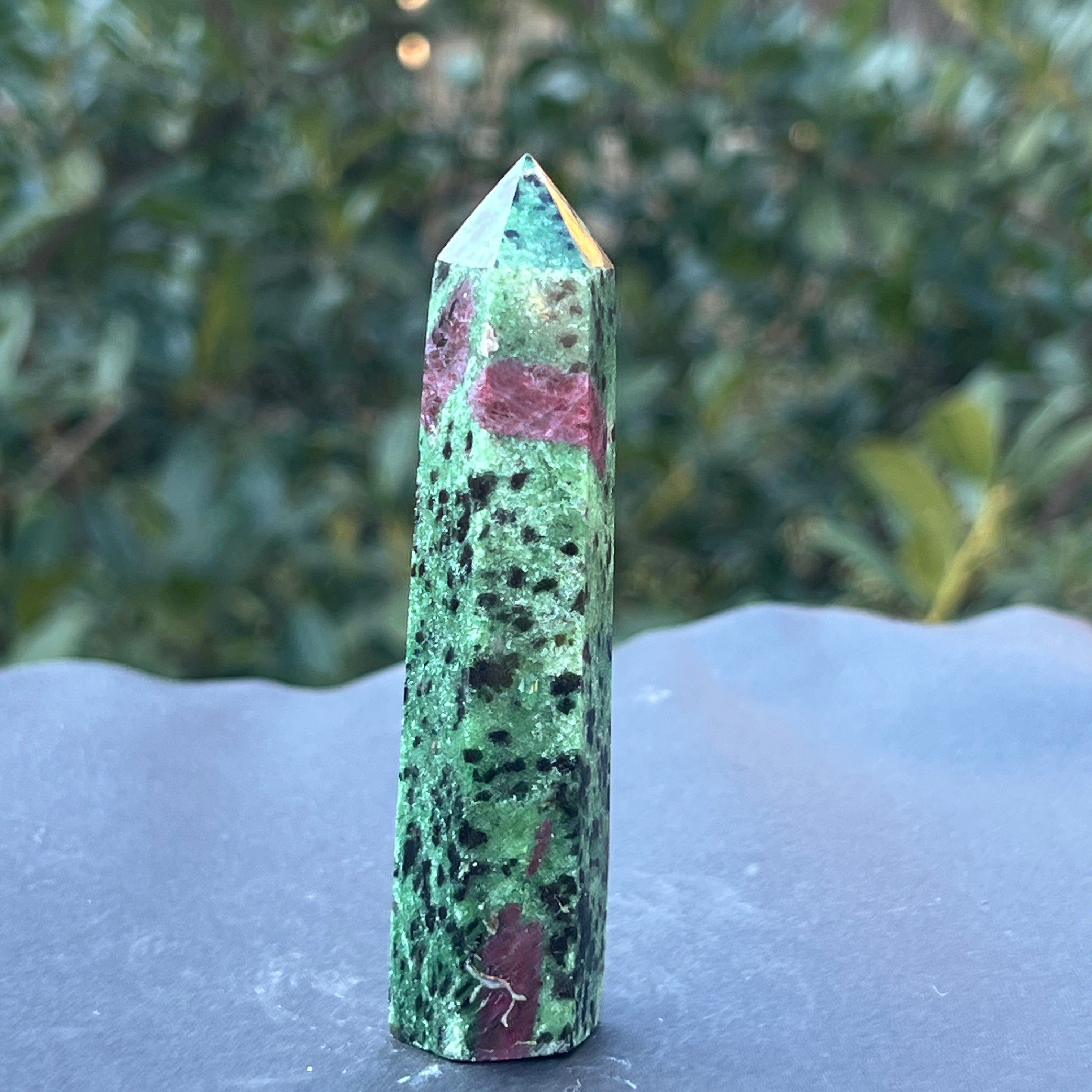 Obelisc rubin in zoisit model 2