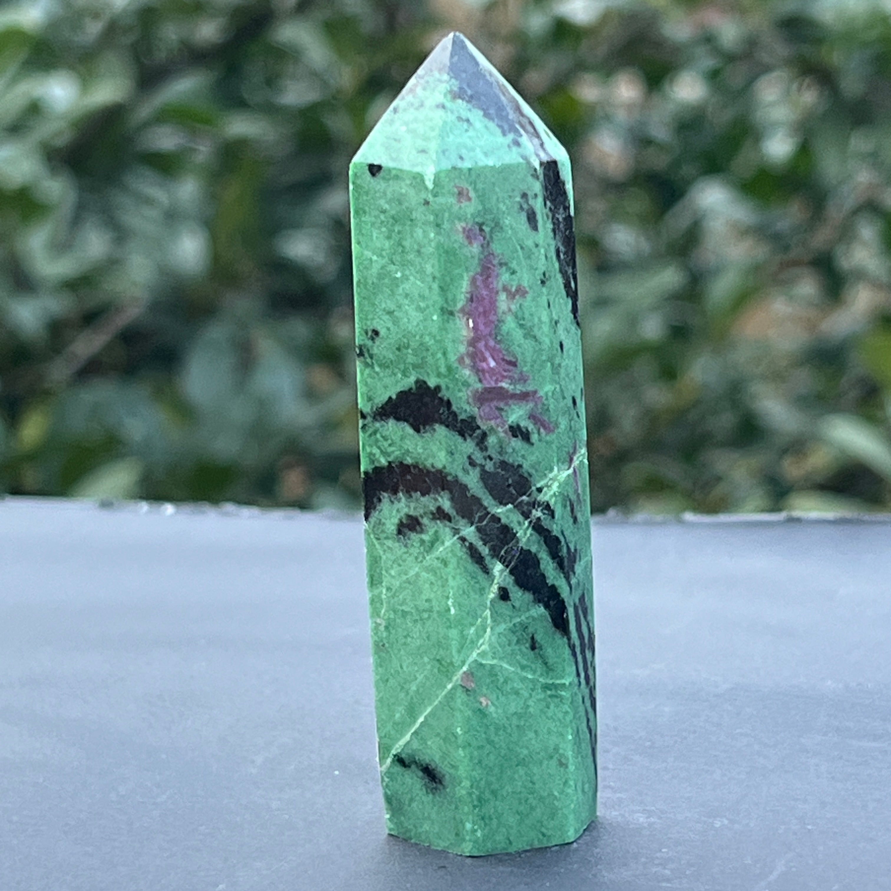 Obelisc rubin in zoisit model 4