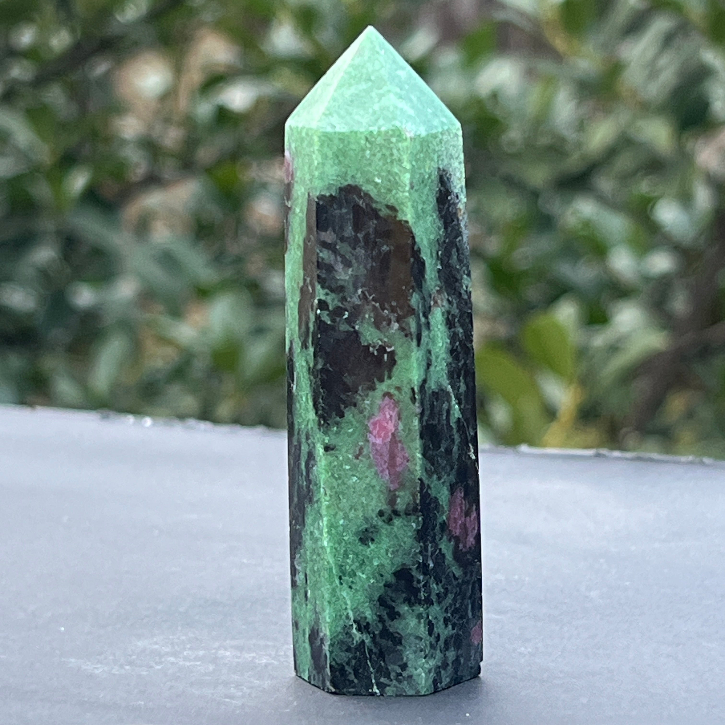 Obelisc rubin in zoisit model 7
