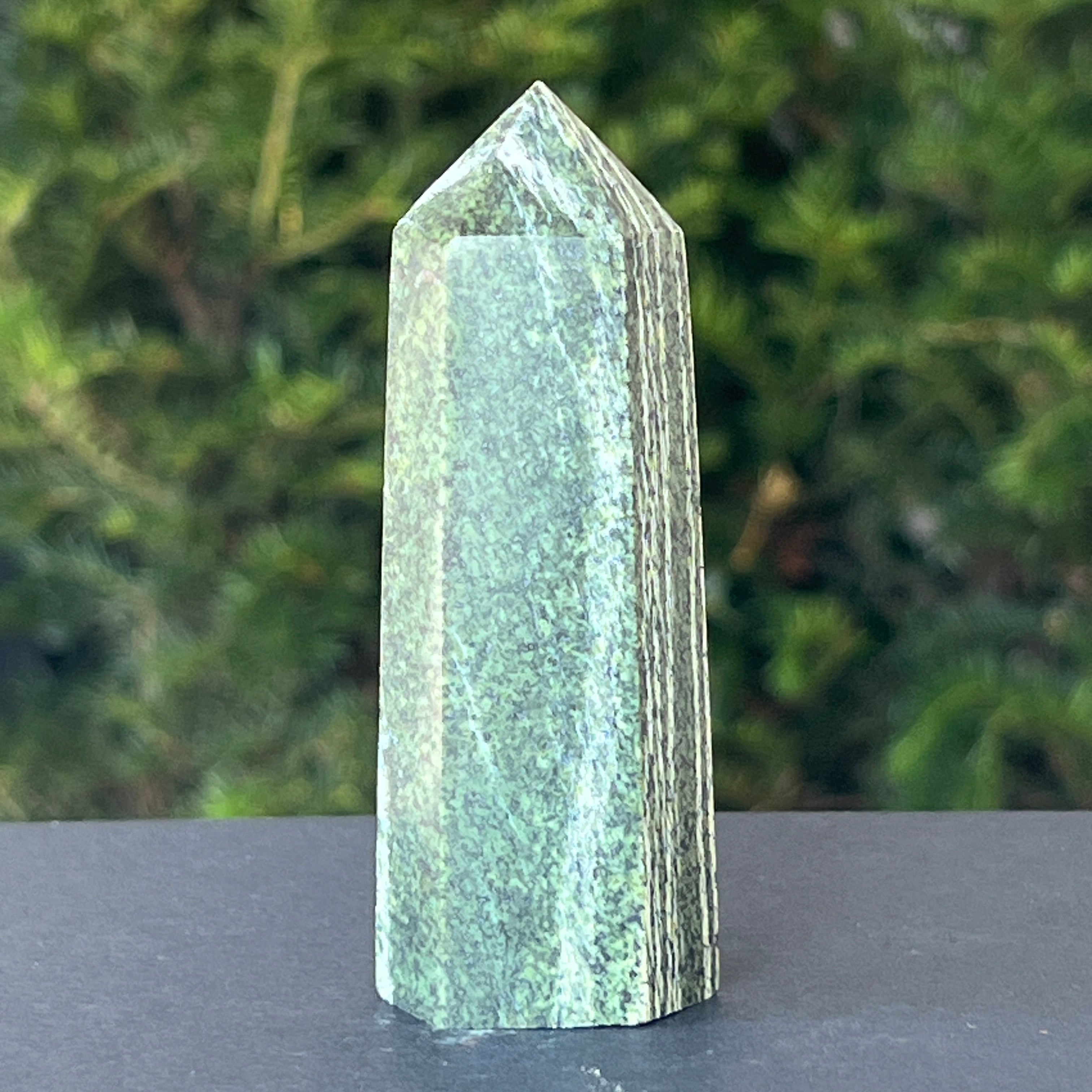 Obelisc serpentin dungat | Model 1