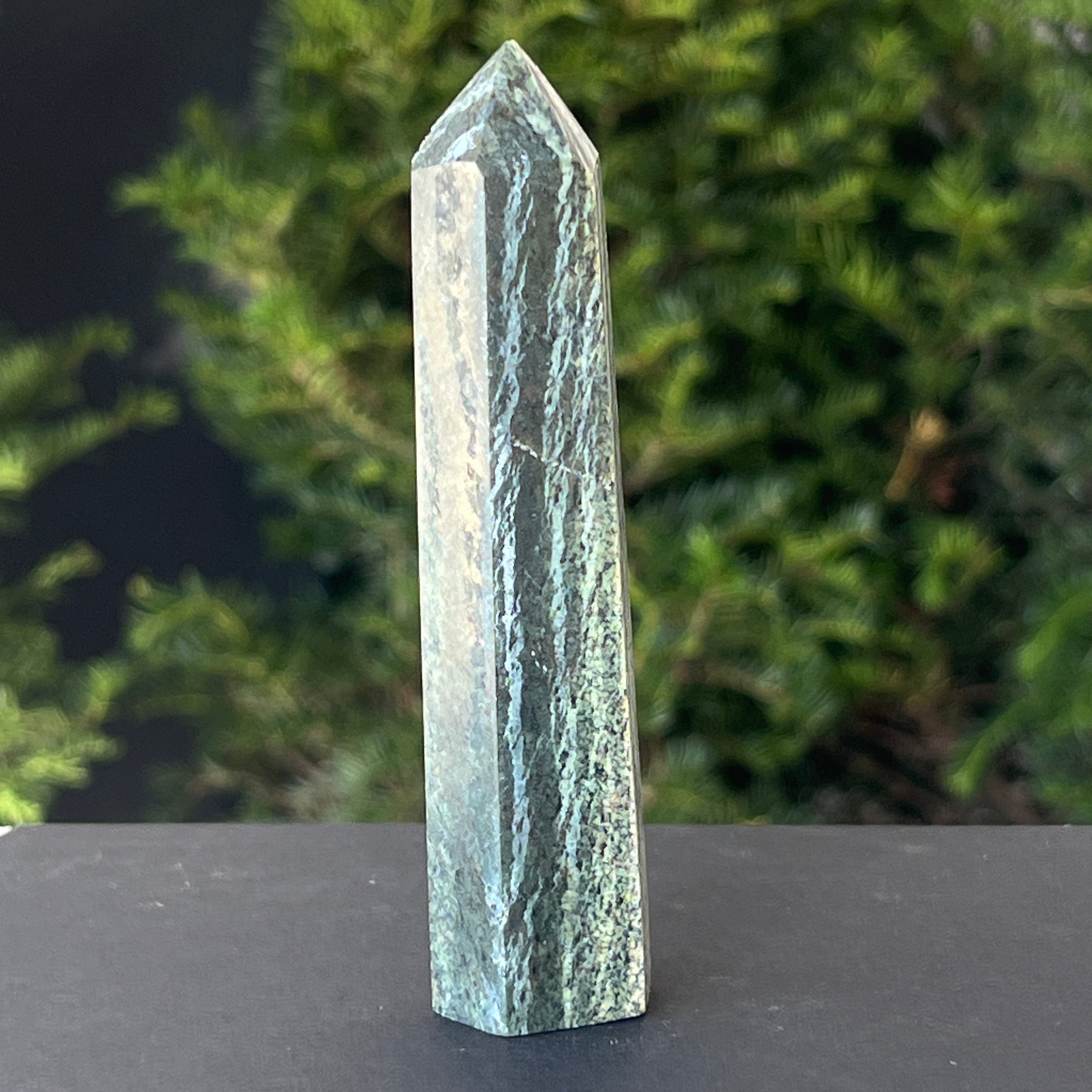 Obelisc serpentin dungat | Model 4