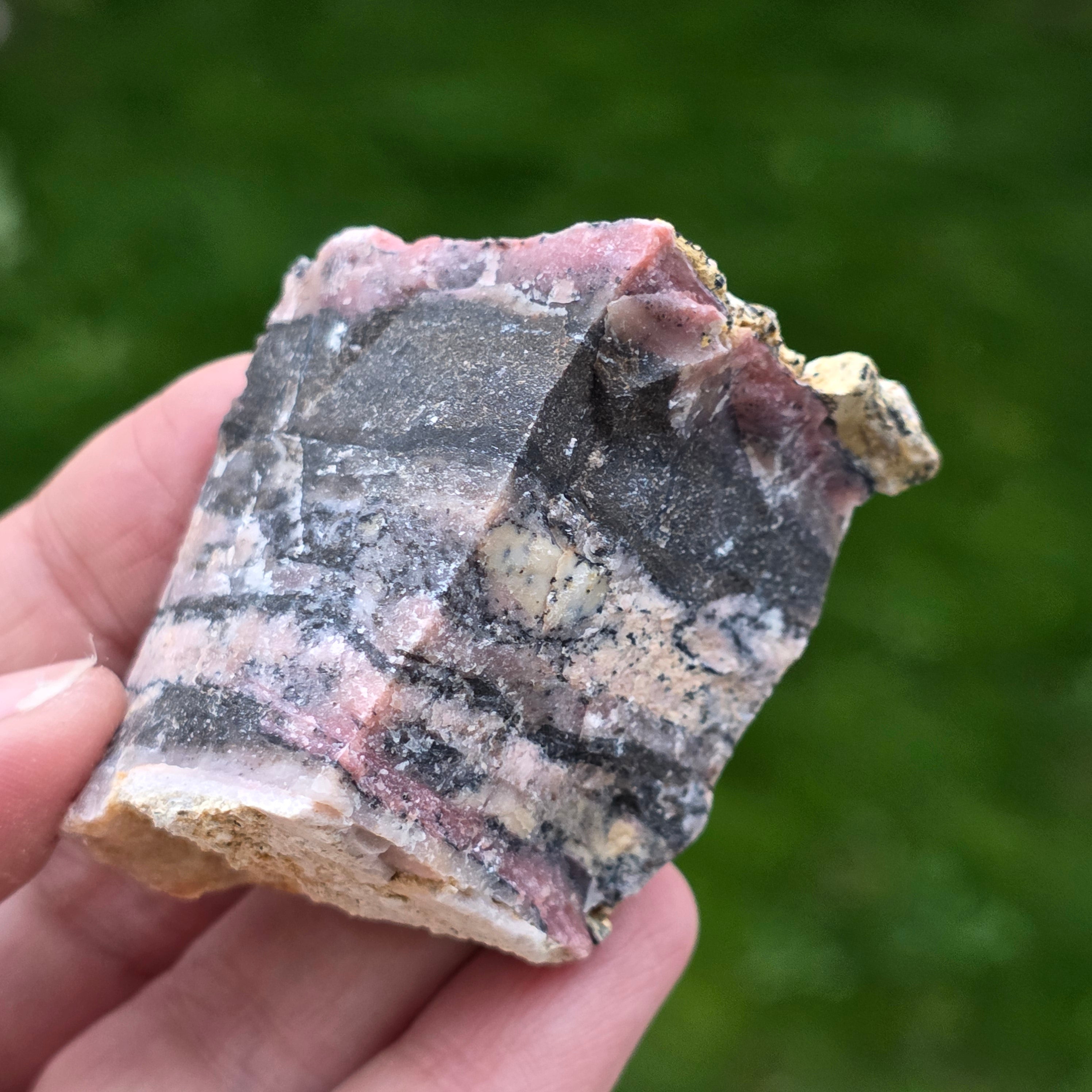 Opal roz piatra bruta (din Peru) model 19