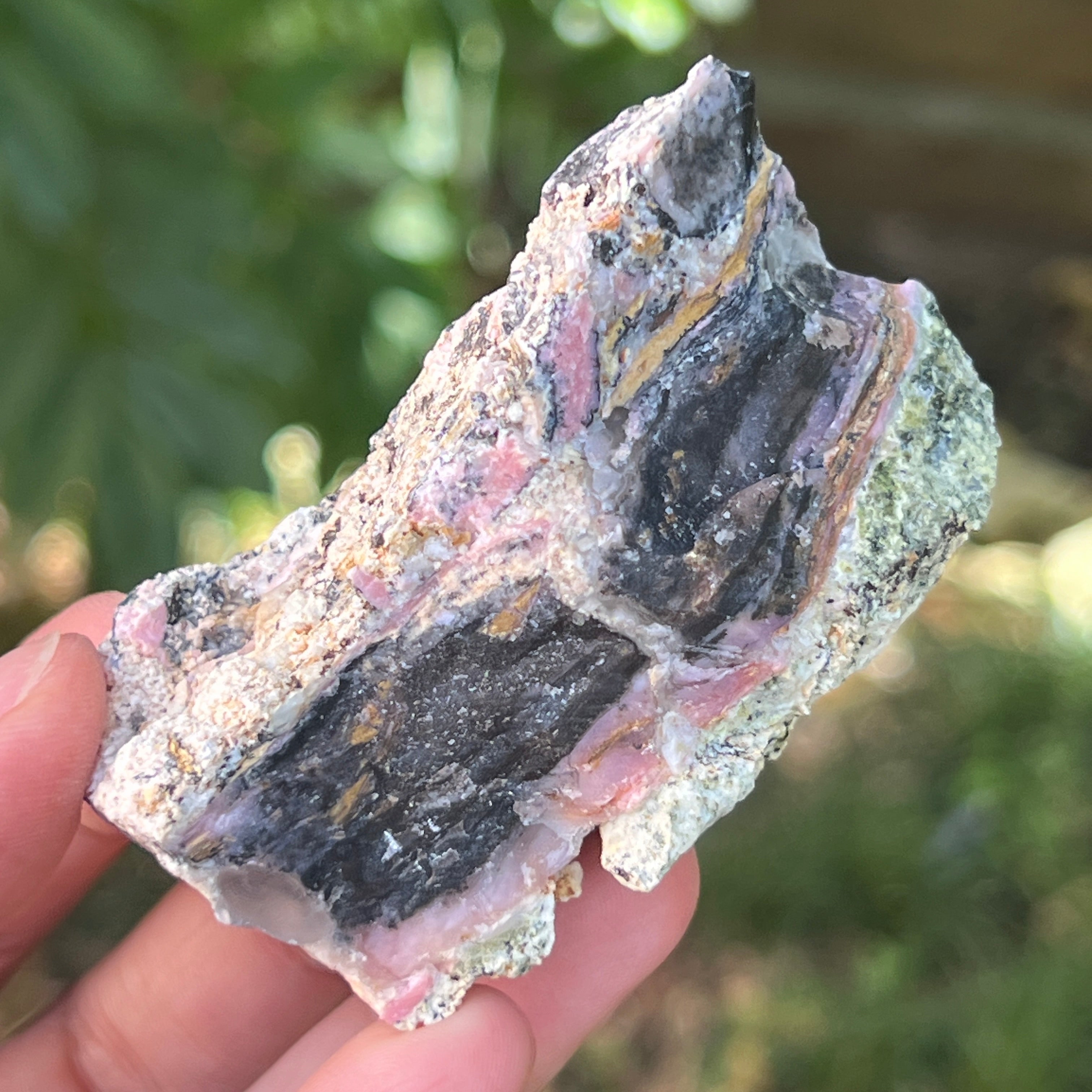Opal roz piatra bruta (din Peru) model 22