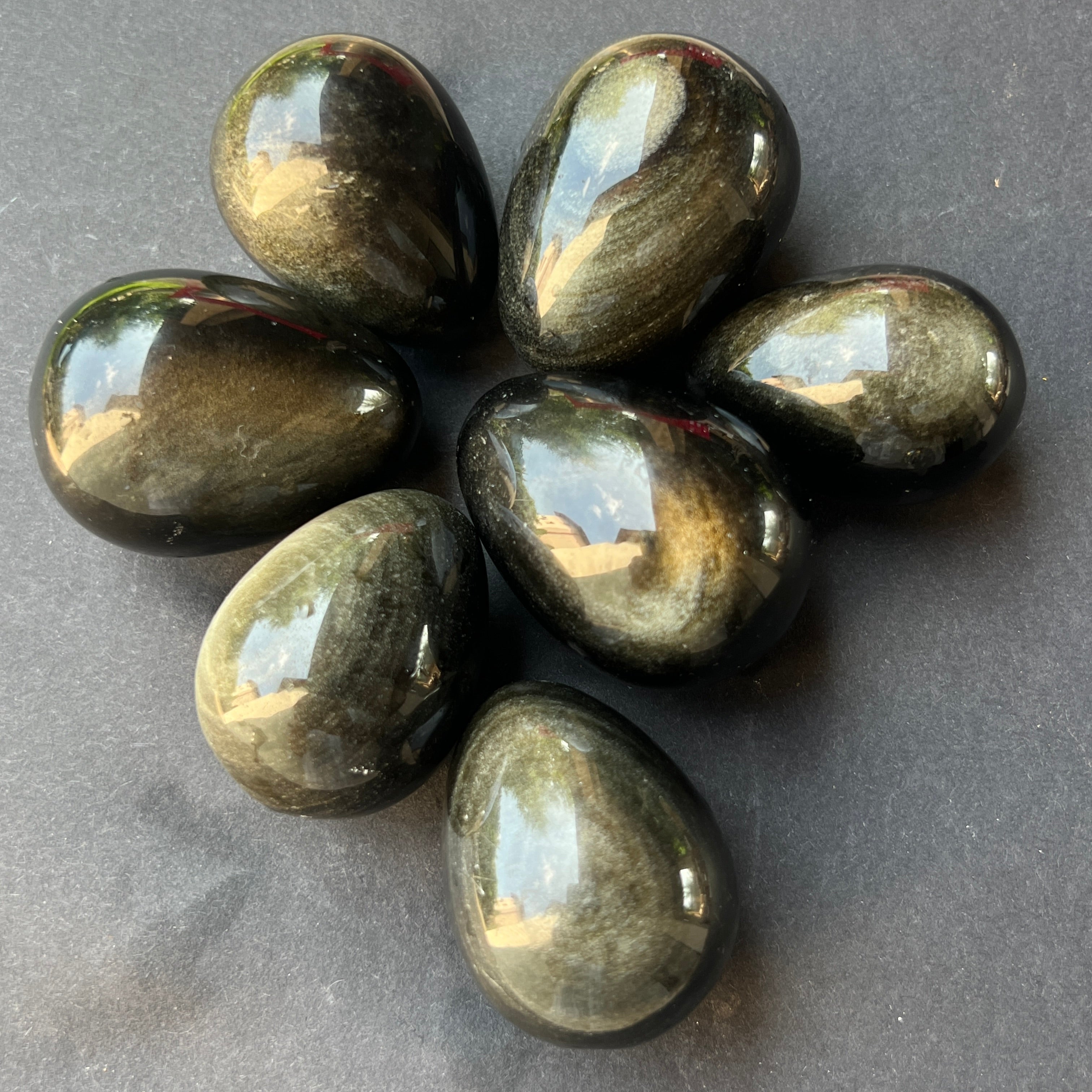 Ou obsidian auriu