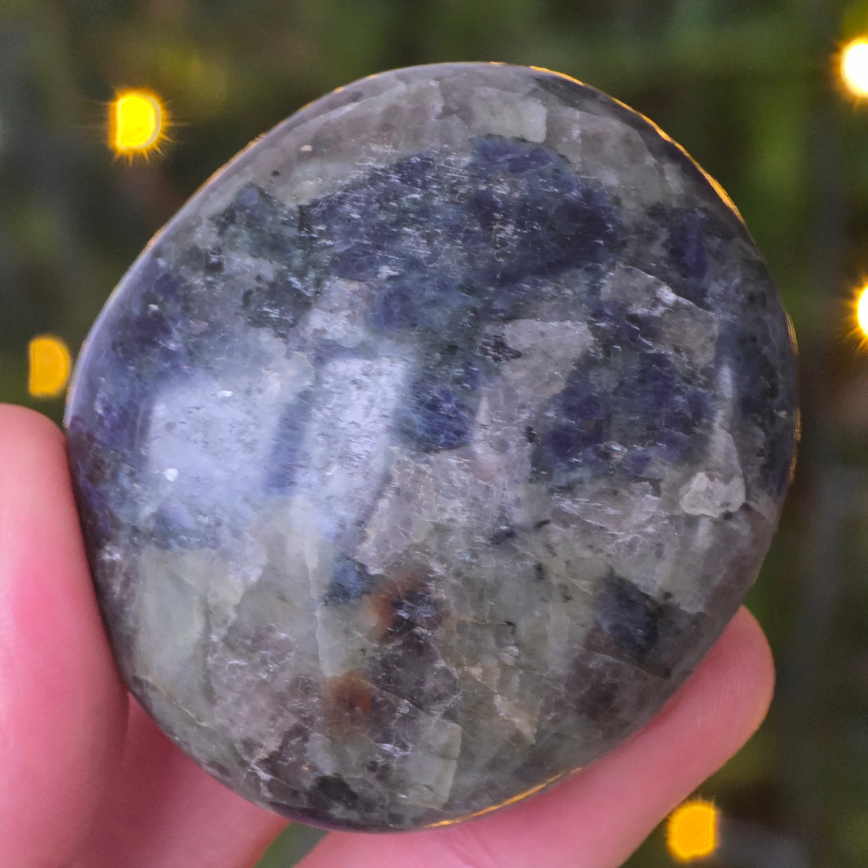 Palmstone Iolit (safir de apa) din Madagascar model 10