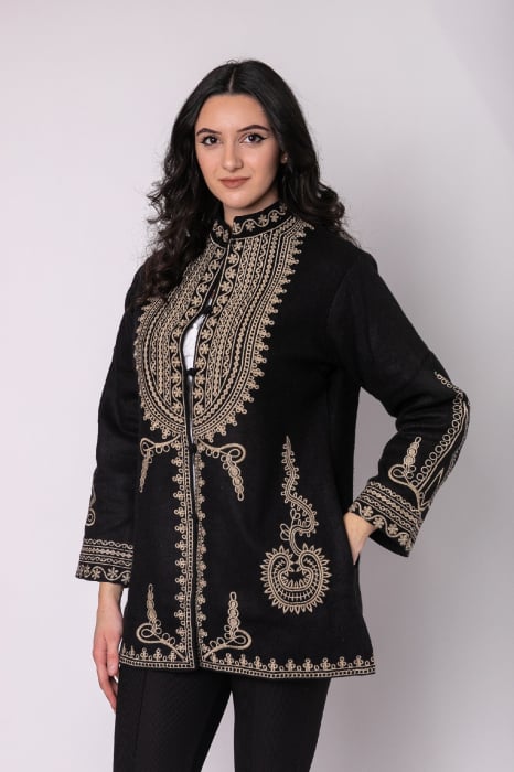 Palton traditional negru cu broderie florala crem Emilia