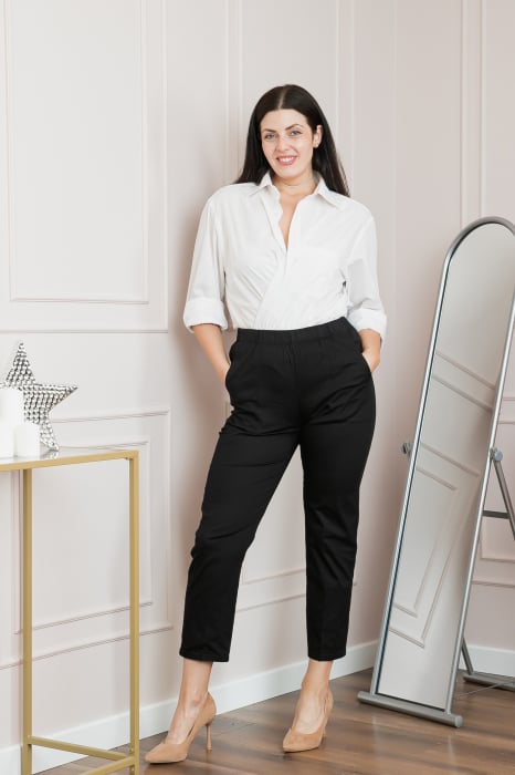 Pantaloni casual negri cu talie elastica si buzunare functionale