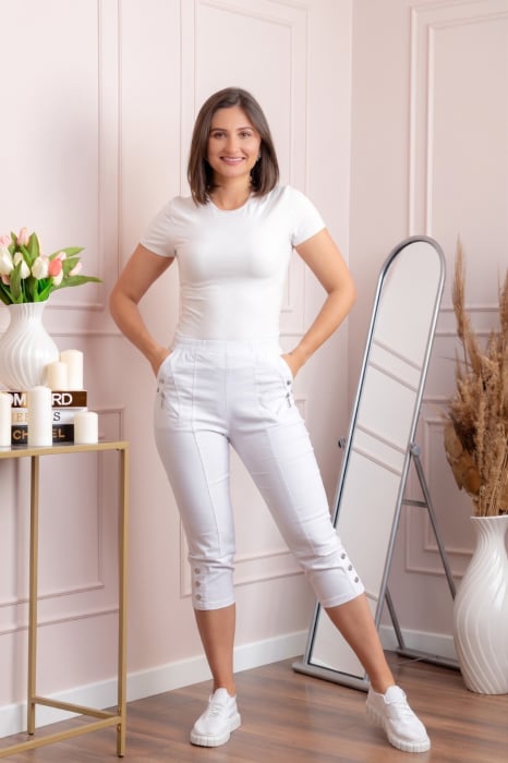 Pantaloni dama 3 4 Jenny albi cu talie elastica si fermoare decorative