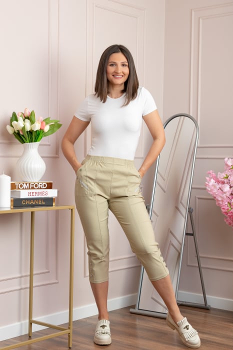 Pantaloni dama 3 4 Jenny bej cu talie elastica si fermoare decorative