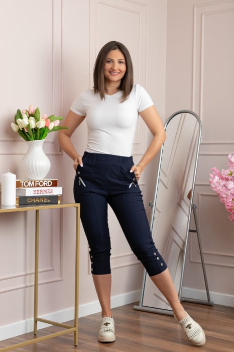 Pantaloni dama 3 4 Jenny bleumarin cu talie elastica si fermoare decorative