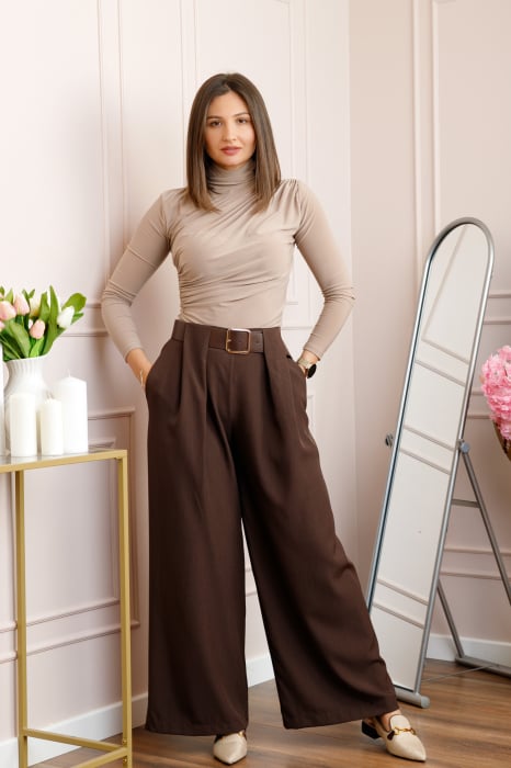 Pantaloni dama Judith maro cu croi larg si talie inalta cu curea
