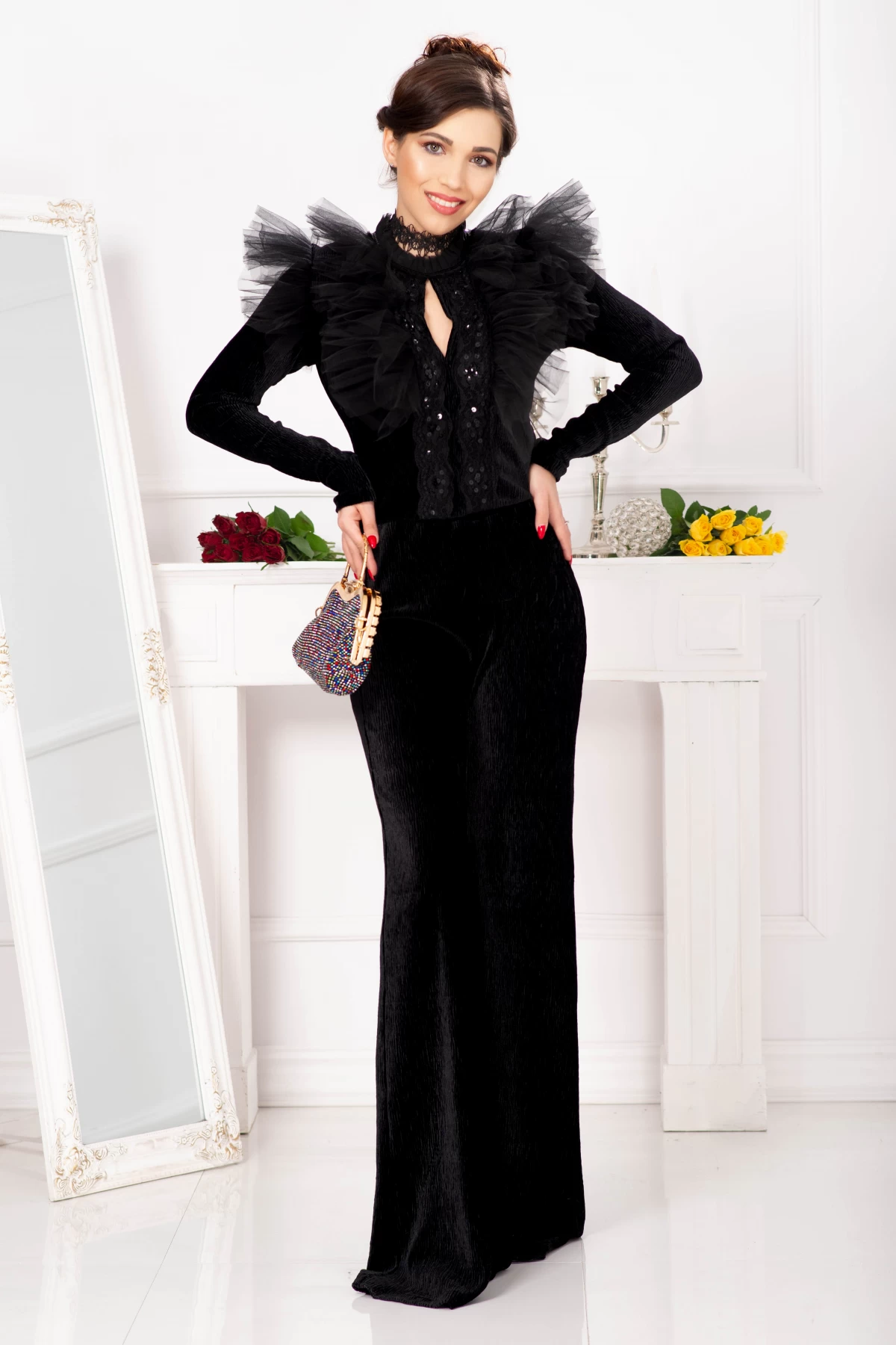 Pantaloni evazati din catifea cu structura eleganta