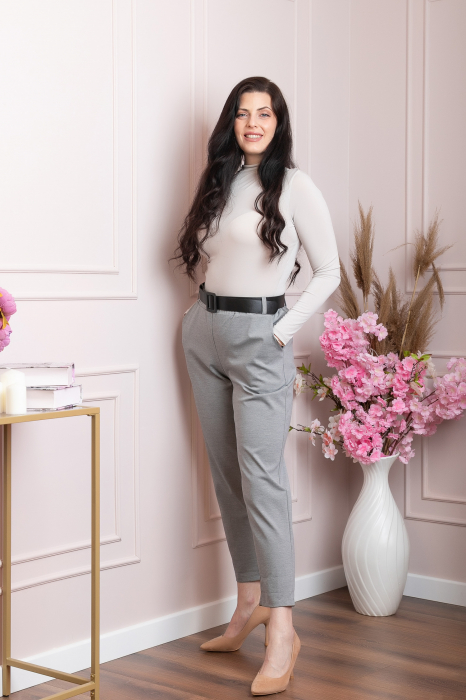 Pantaloni Jessie gri cu croi lejer si talie elastica