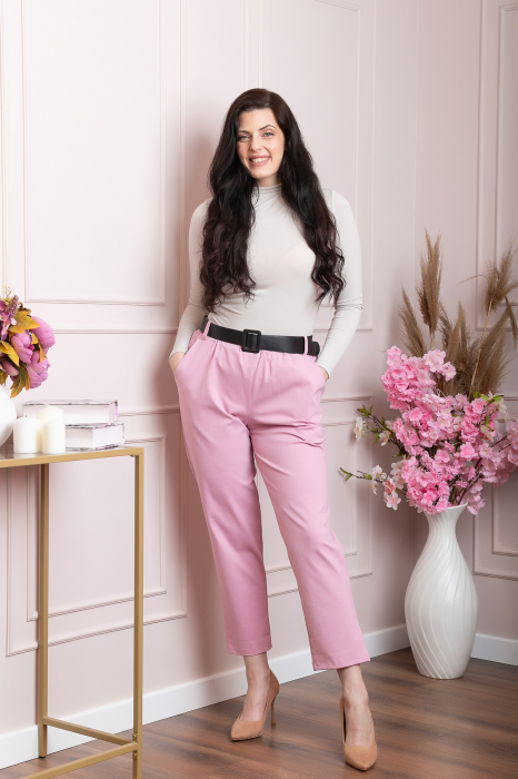 Pantaloni Jessie roz cu croi lejer si talie elastica
