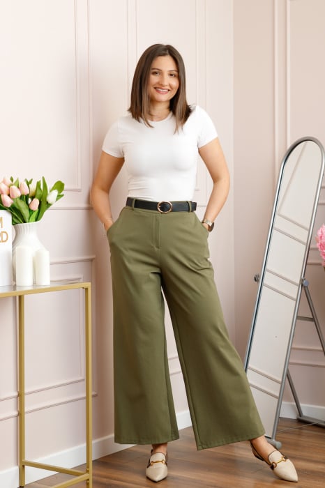 Pantaloni kaki evazati cu talie elastica la spate si curea reglabila Molly