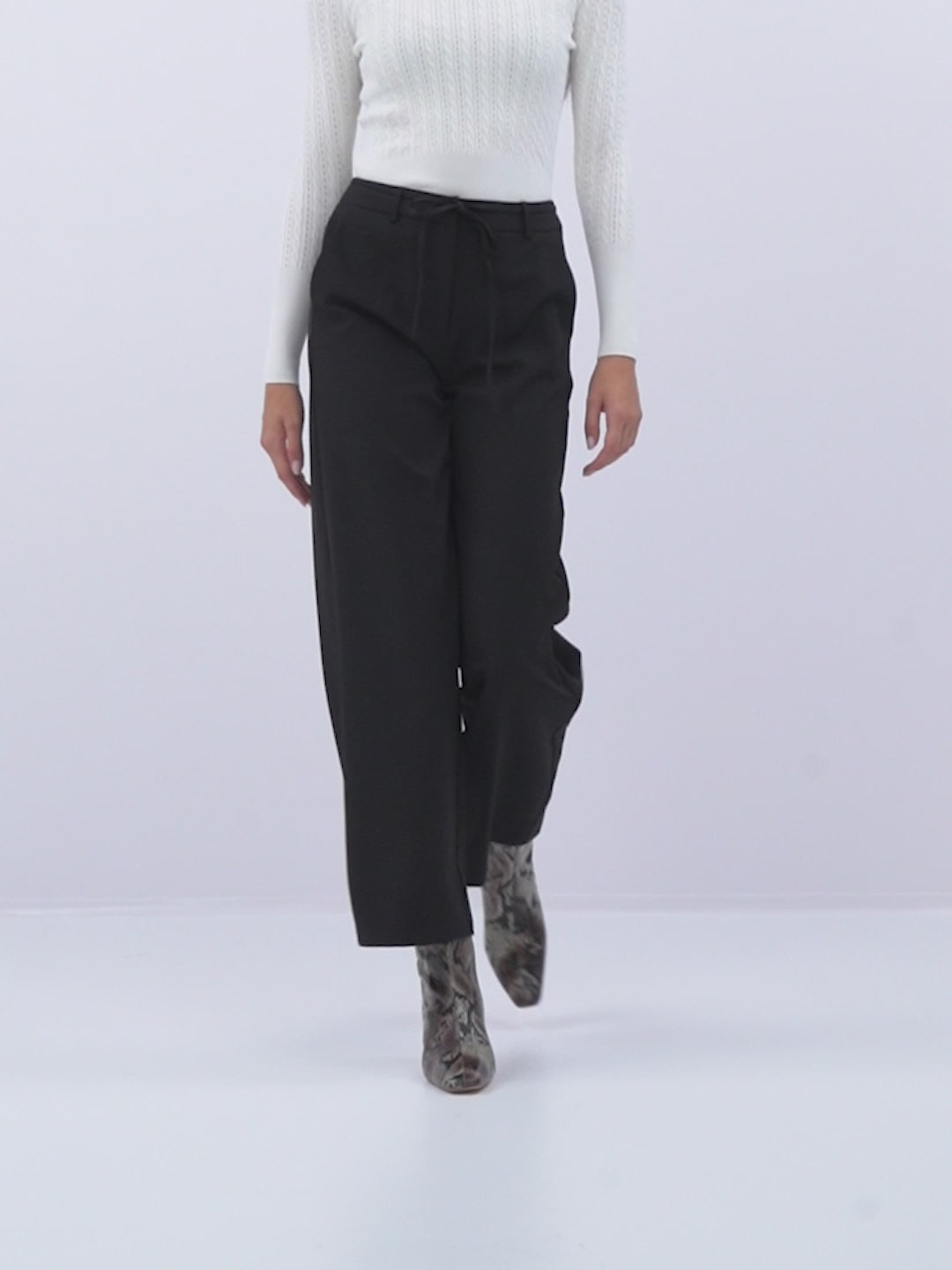 Pantaloni lungi largi fluizi cu buzunare ORSAY negru - 40