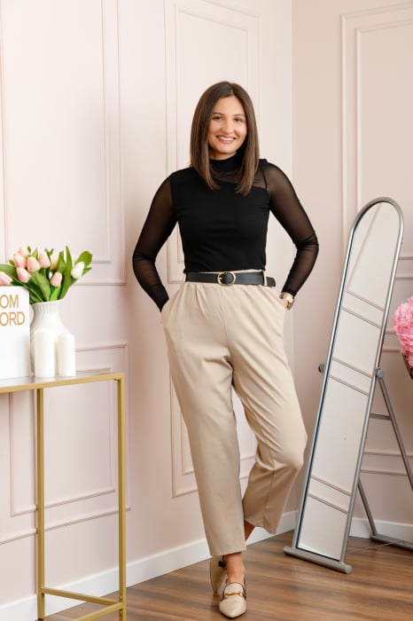 Pantaloni plus size bej cu talie elastica si curea reglabila Lillian