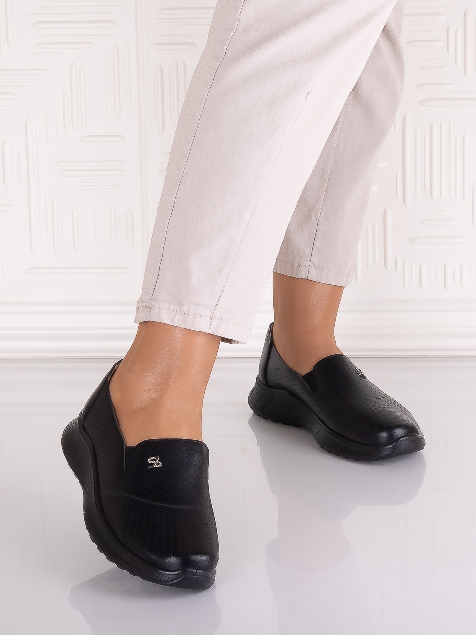 Pantofi casual Negrii dama din Piele Ecologica Aurasta - poza 4