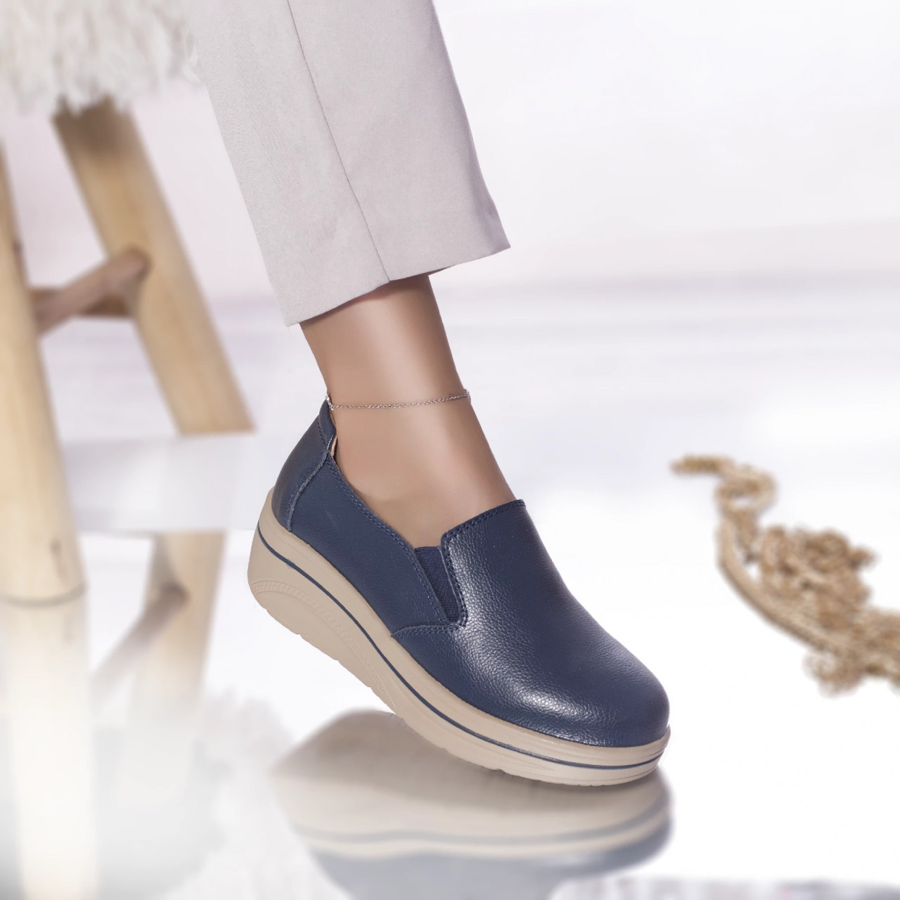 Pantofi cu platforma latifa piele naturala albastru - poza 2
