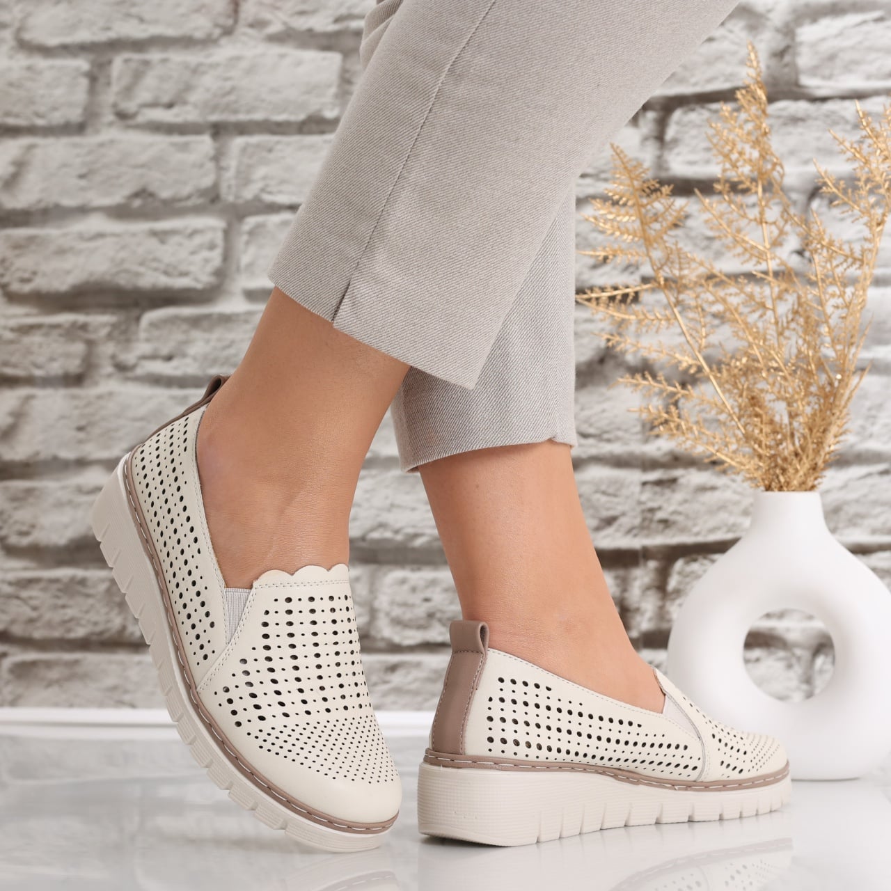 Pantofi dama casual Bej din Piele Ecologica Denova - poza 1