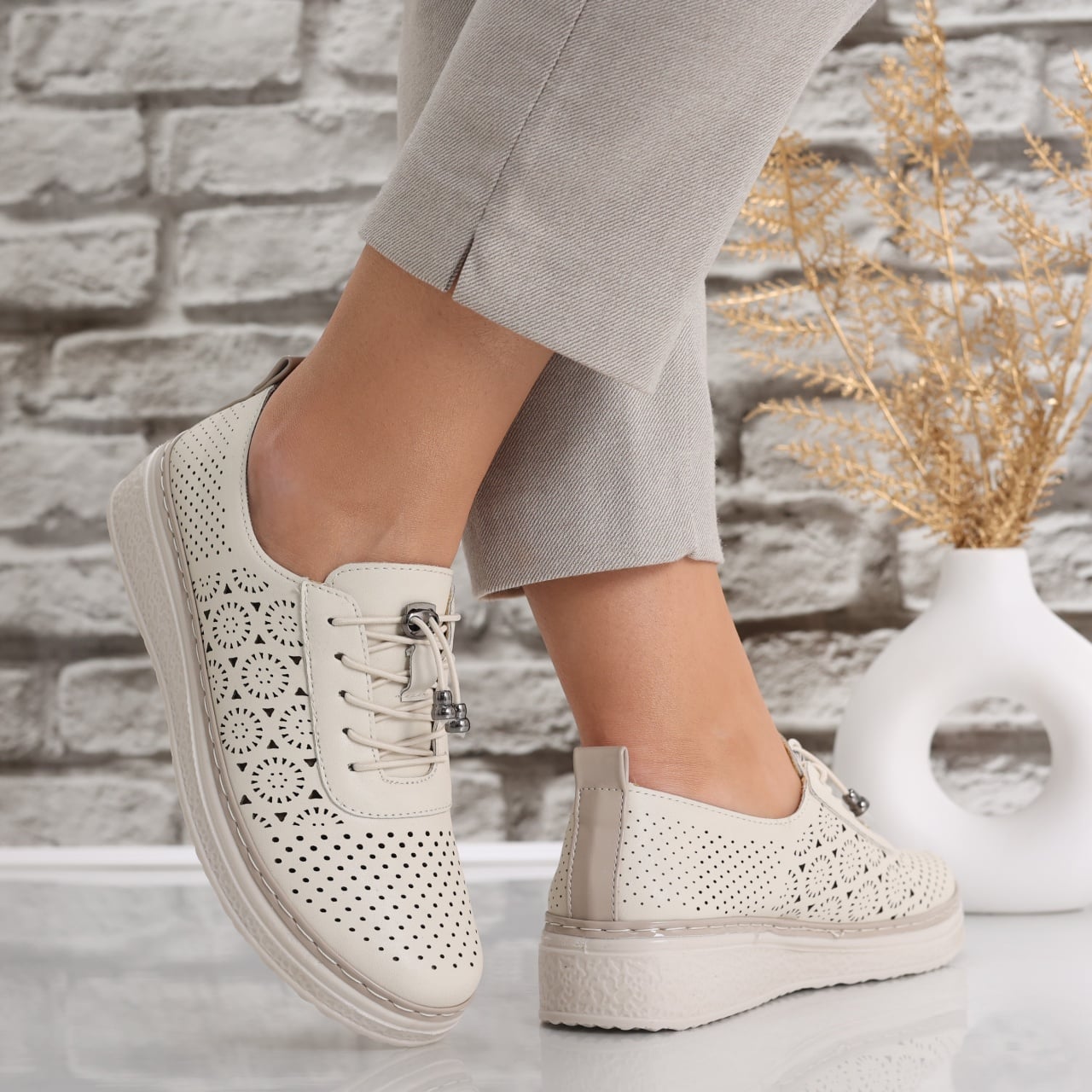 Pantofi dama casual Bej din Piele Ecologica Laroya - poza 1