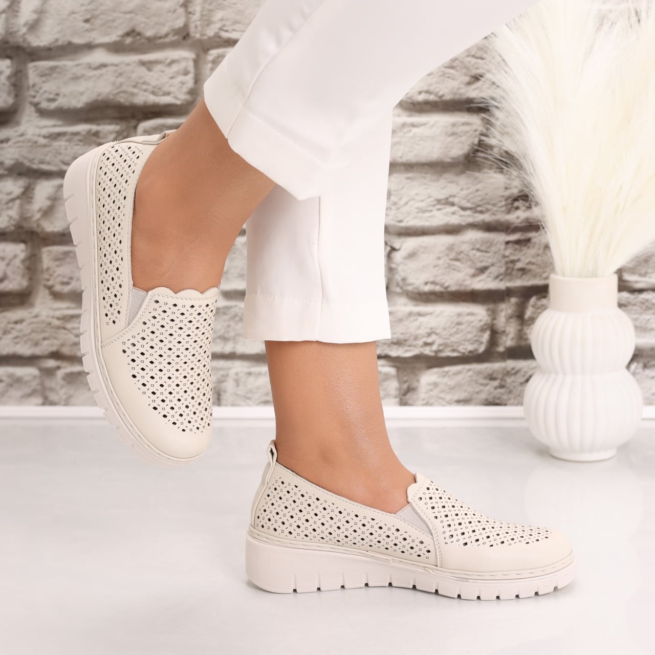 Pantofi dama casual Bej din Piele Ecologica Rujaina - poza 1