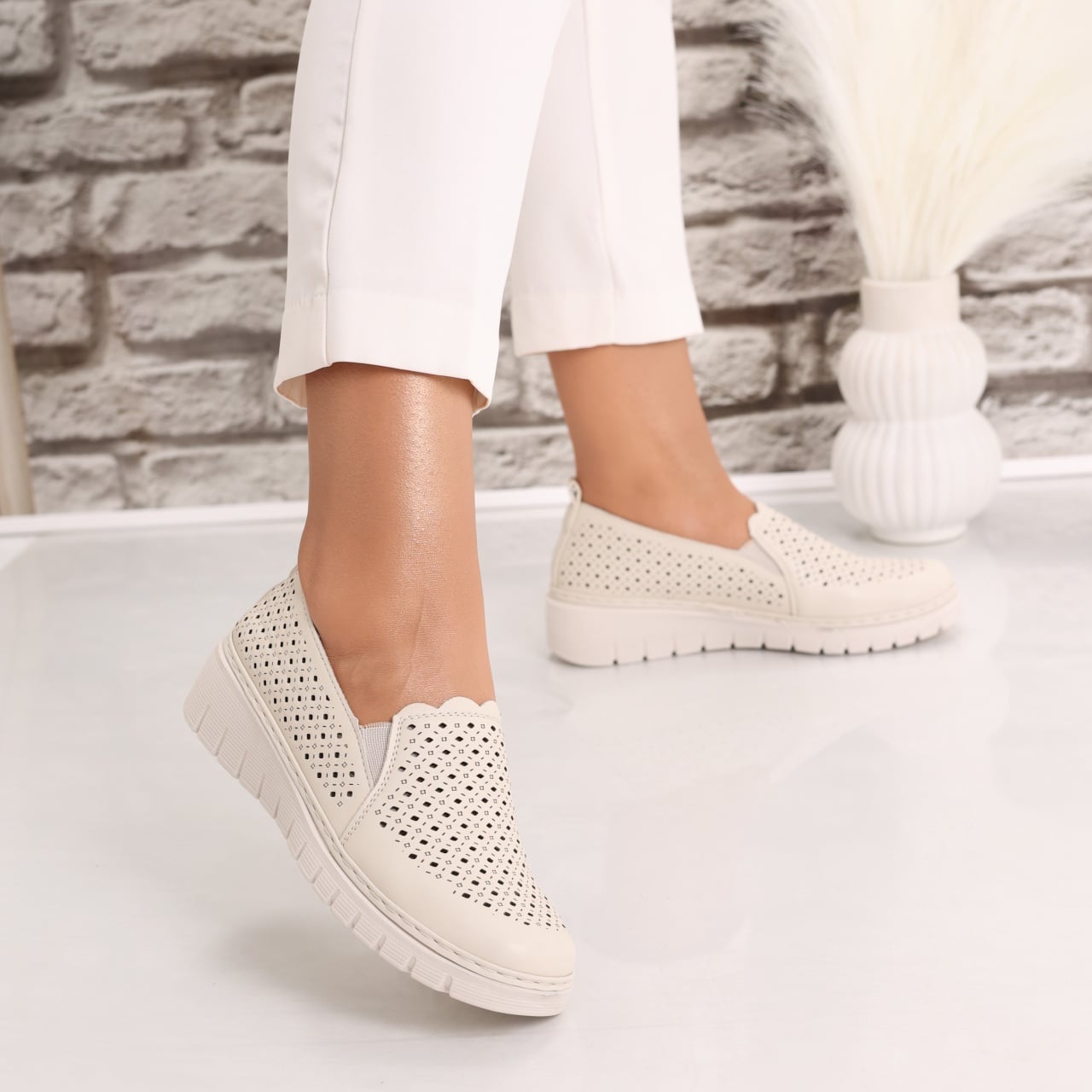 Pantofi dama casual Bej din Piele Ecologica Rujaina - poza 2