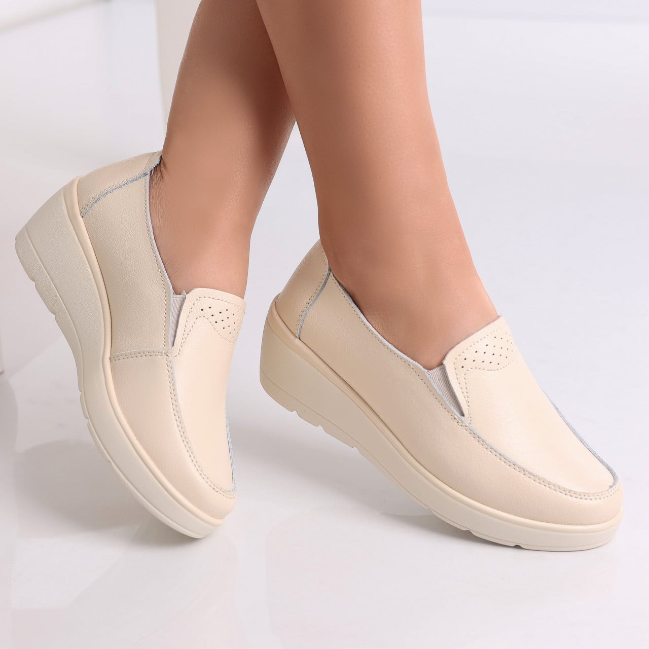 Pantofi dama casual Bej din Piele Naturala Molida - poza 1