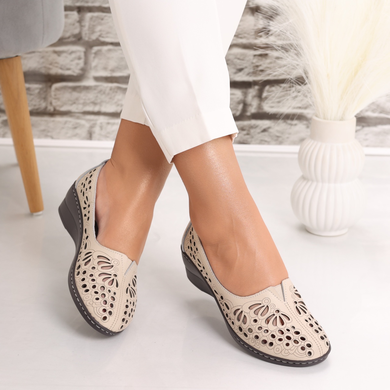 Pantofi dama casual Bej din Piele Naturala Rakina - poza 2