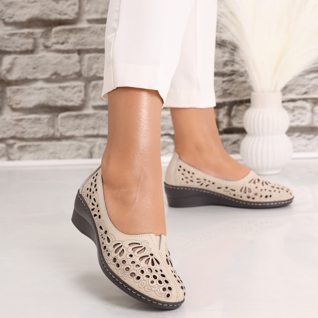 Pantofi dama casual Bej din Piele Naturala Rakina - poza 3