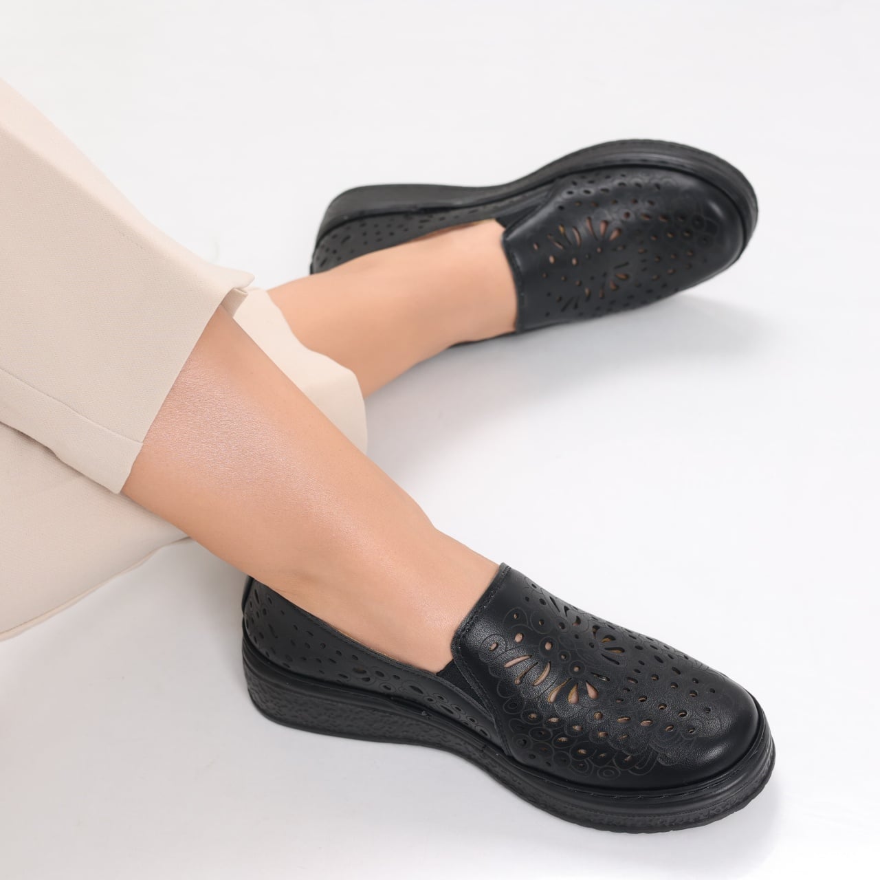 Pantofi dama casual Negri din Piele Ecologica Acona - poza 1