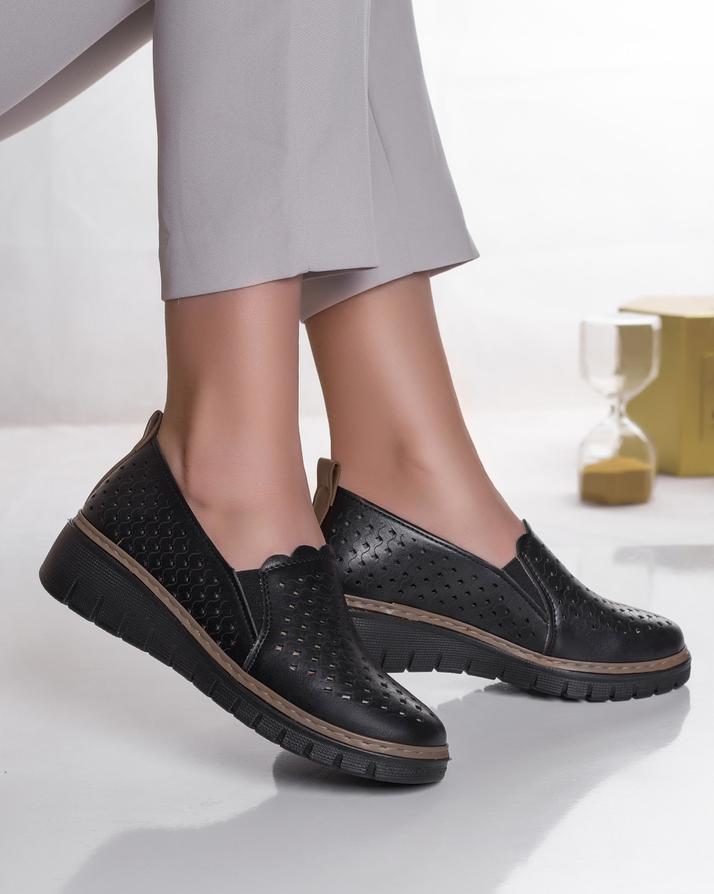 Pantofi dama casual negri din piele ecologica anda - poza 1
