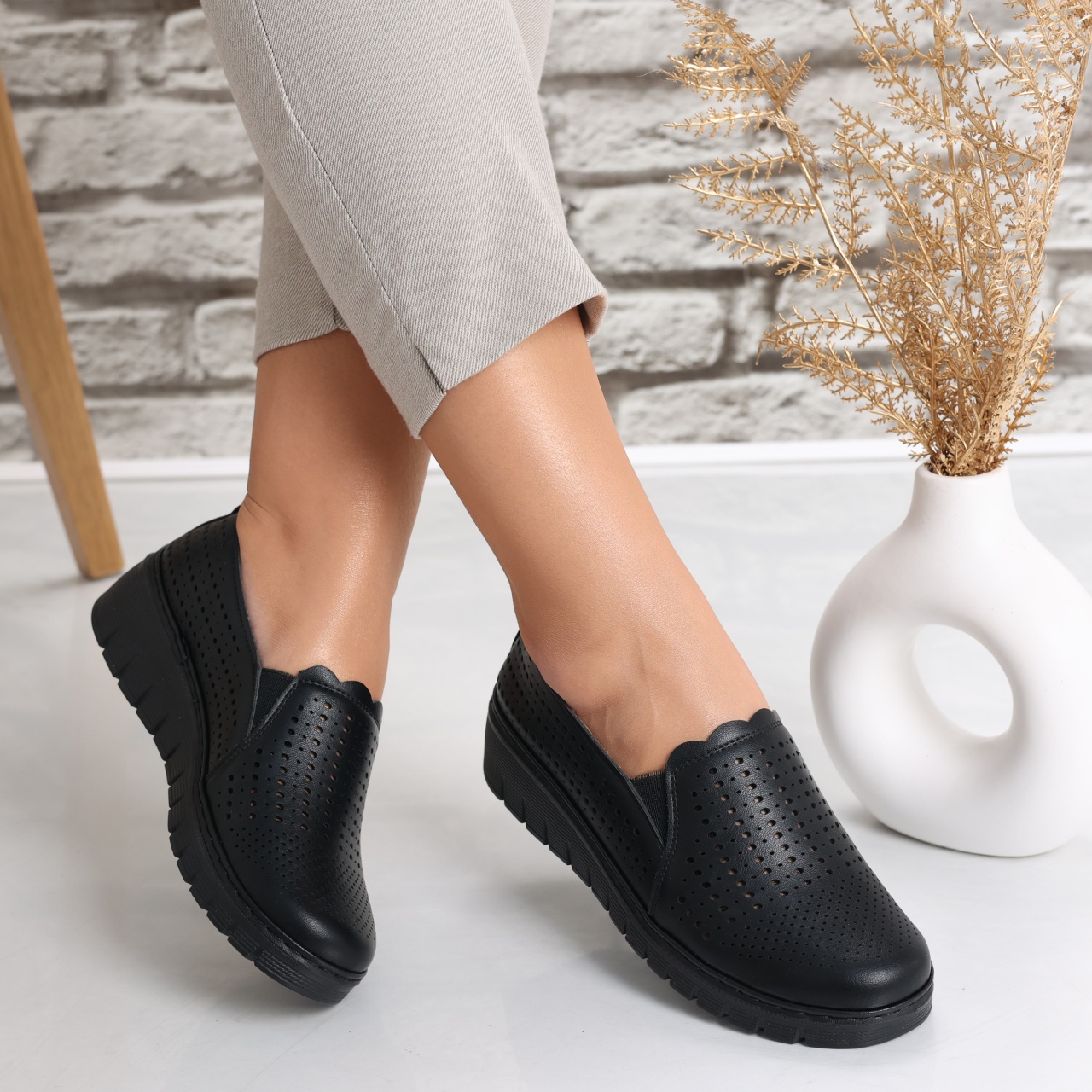 Pantofi dama casual Negri din Piele Ecologica Denova - poza 2