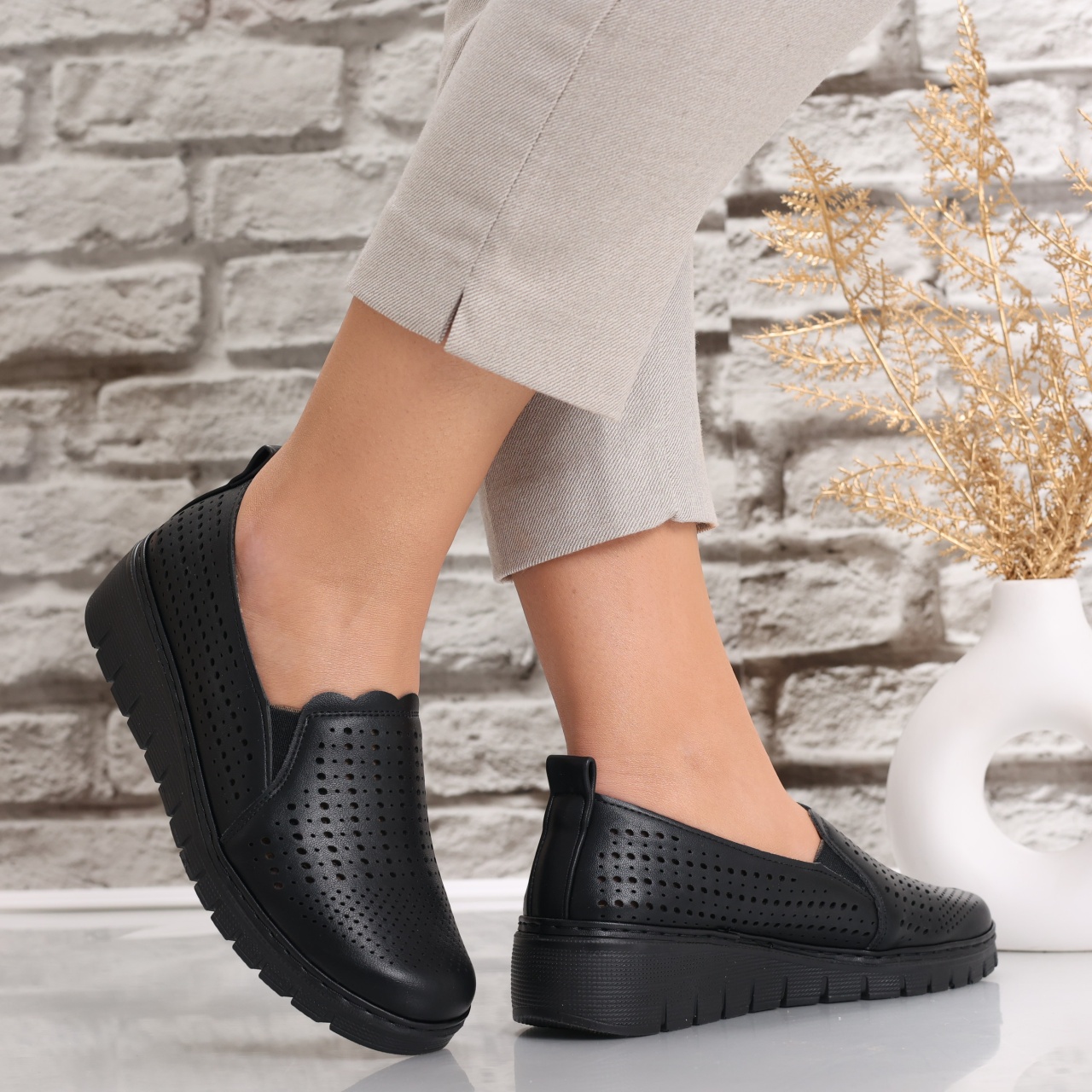 Pantofi dama casual Negri din Piele Ecologica Denova - poza 3