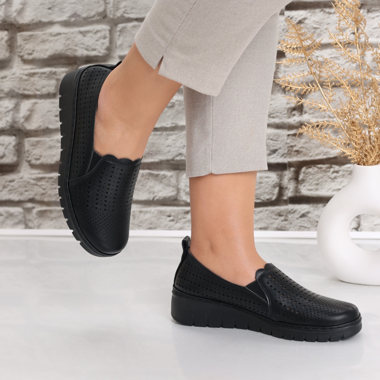 Pantofi dama casual Negri din Piele Ecologica Denova - poza 4