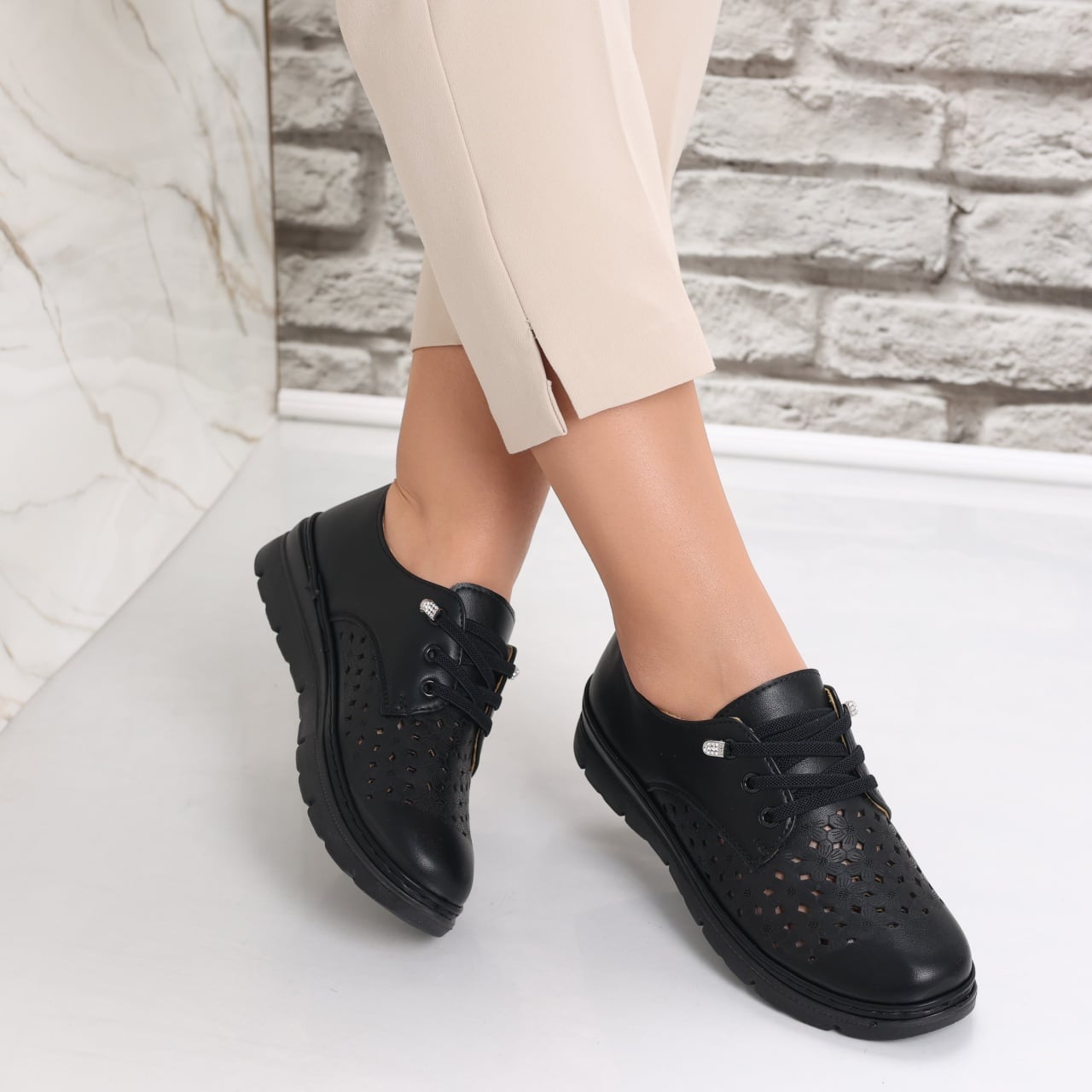 Pantofi dama casual Negri din Piele Ecologica Halya - poza 1