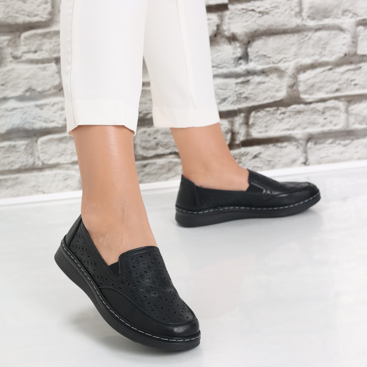 Pantofi dama casual Negri din Piele Ecologica Hudiana - poza 1