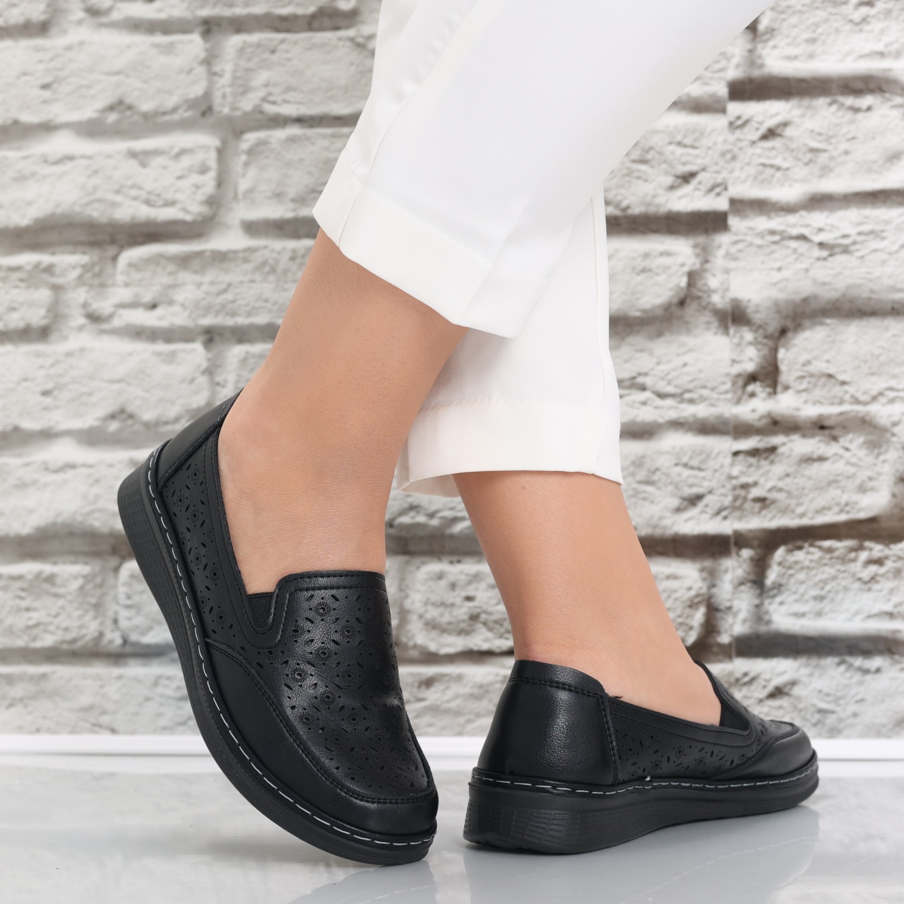 Pantofi dama casual Negri din Piele Ecologica Hudiana - poza 2