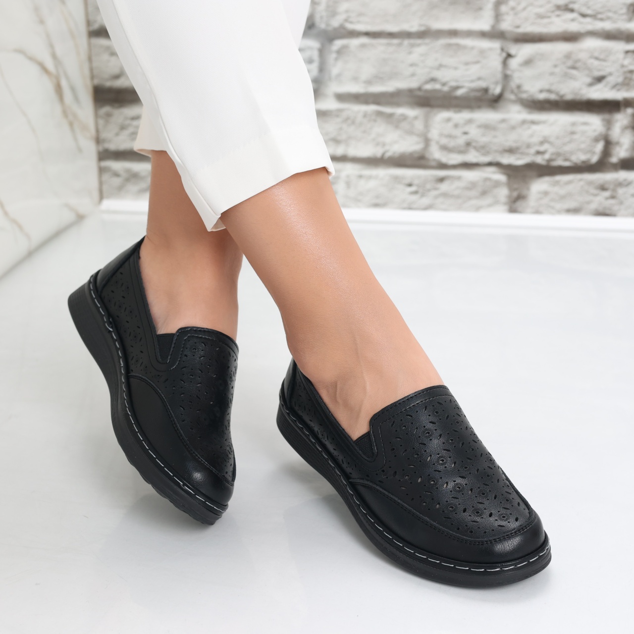 Pantofi dama casual Negri din Piele Ecologica Hudiana - poza 3