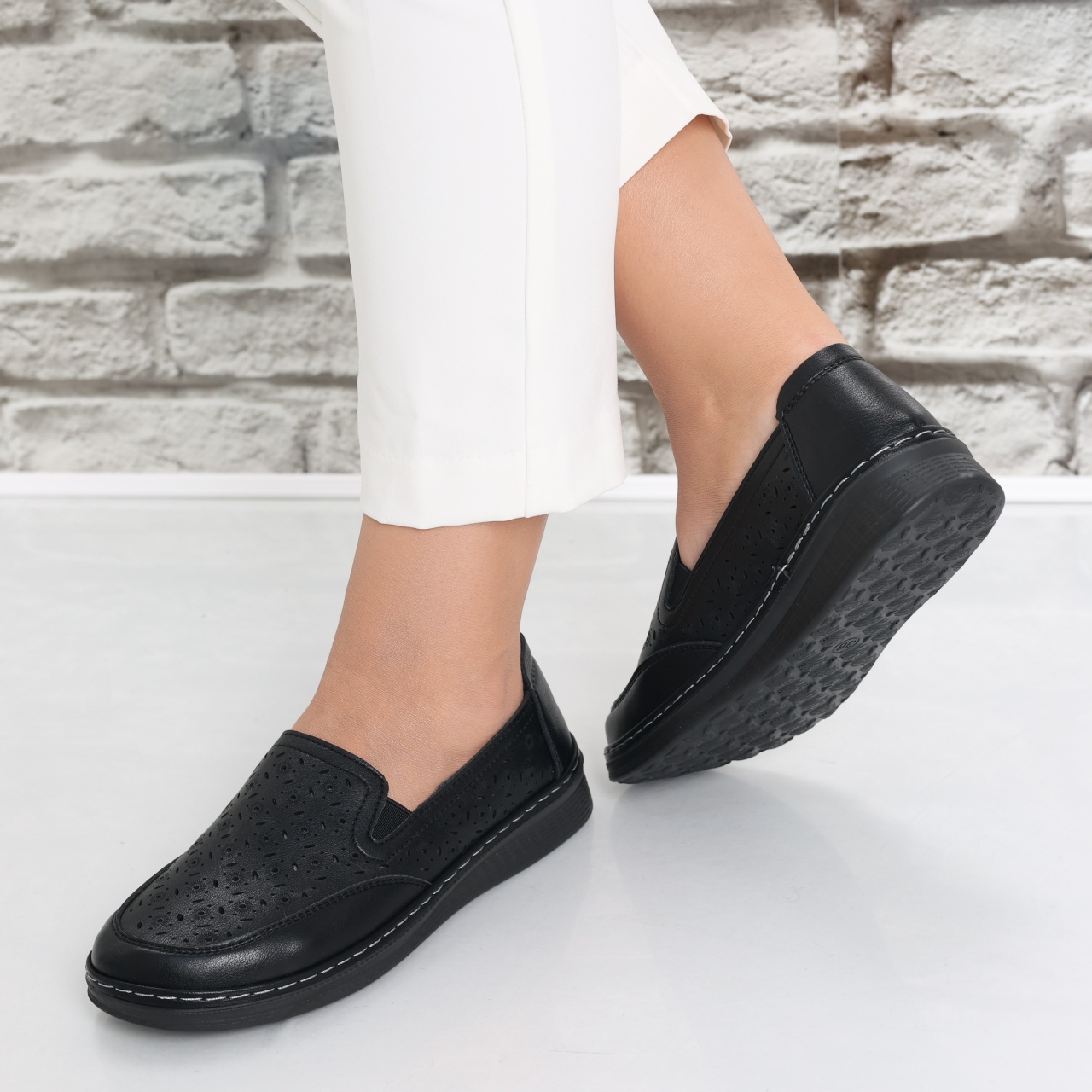 Pantofi dama casual Negri din Piele Ecologica Hudiana - poza 5