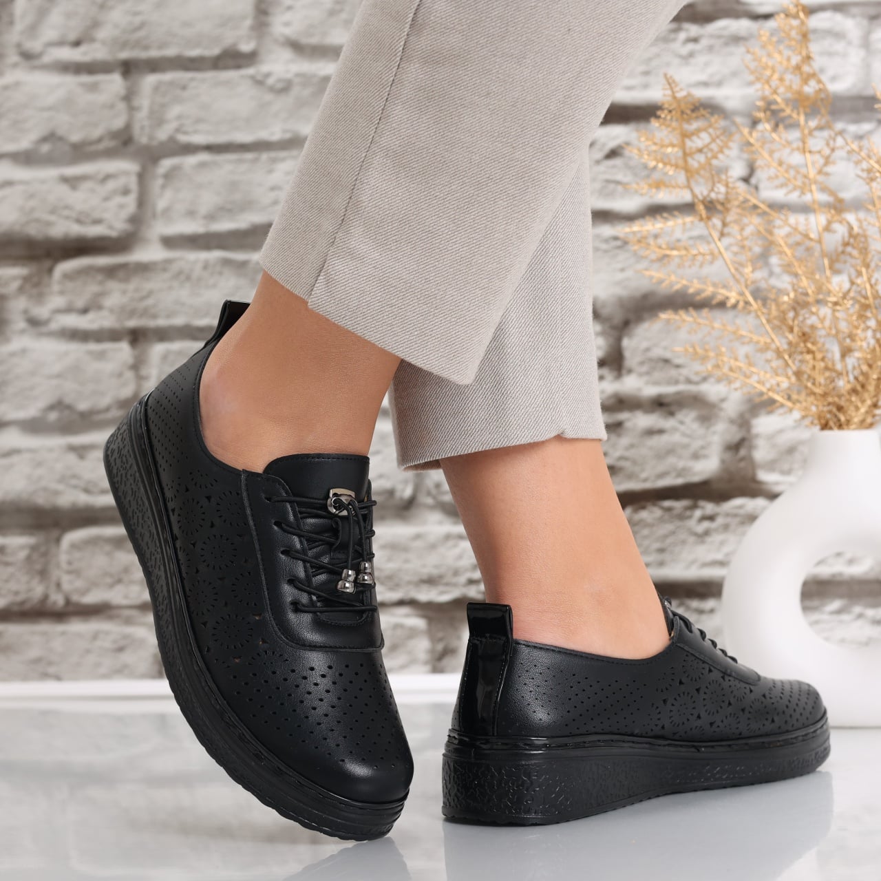 Pantofi dama casual Negri din Piele Ecologica Laroya - poza 1