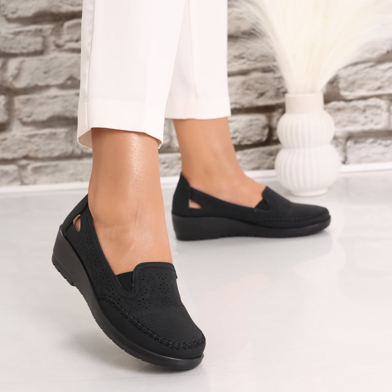 Pantofi dama casual Negri din Piele Ecologica Lasina - poza 3