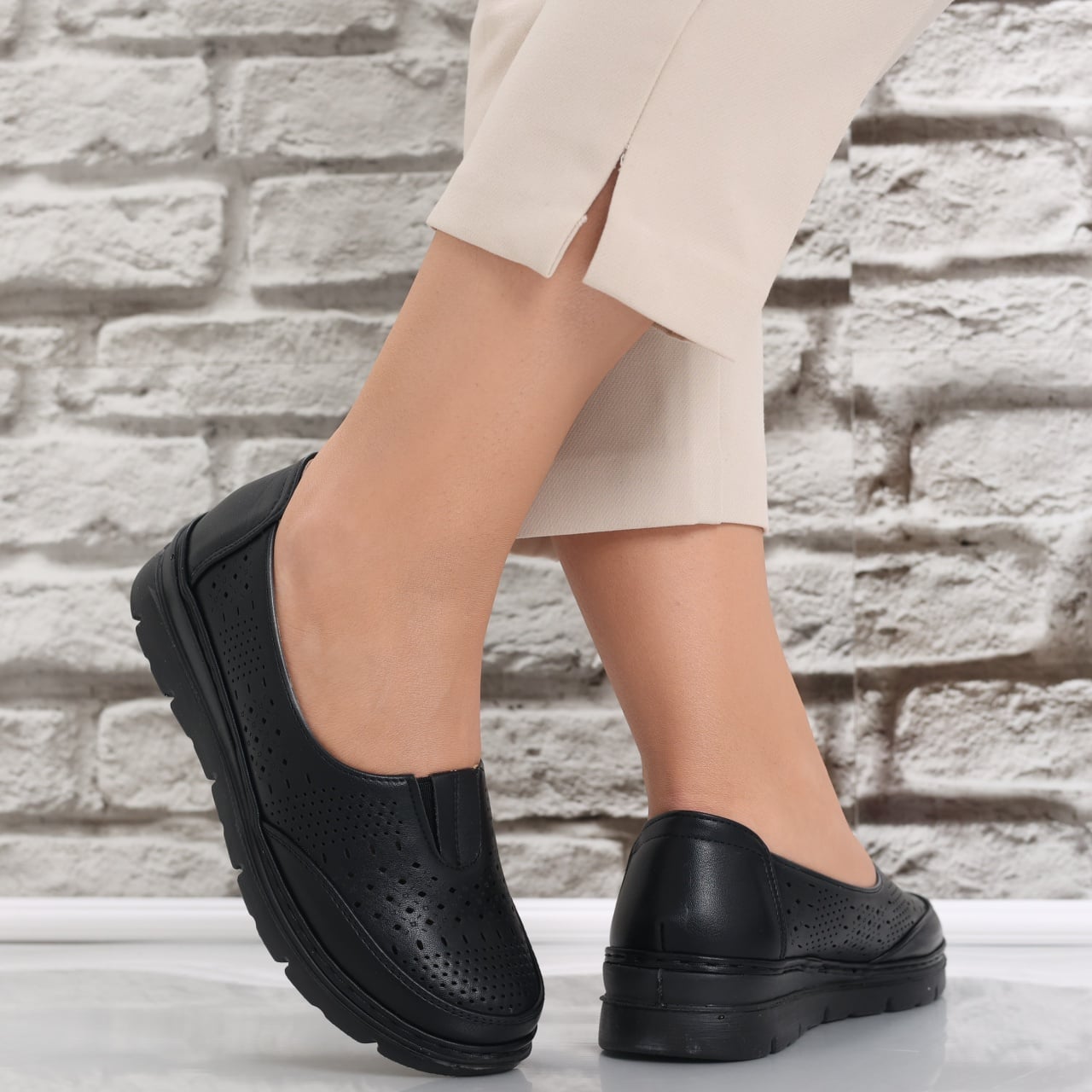 Pantofi dama casual Negri din Piele Ecologica Molica - poza 1