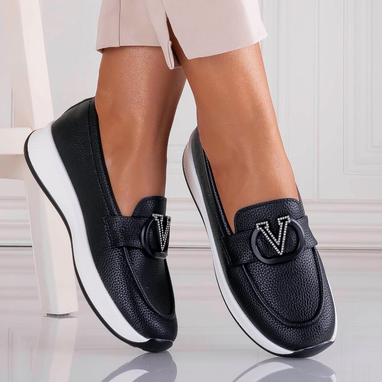 Pantofi dama Casual Negri din Piele Ecologica Nelisia - poza 1