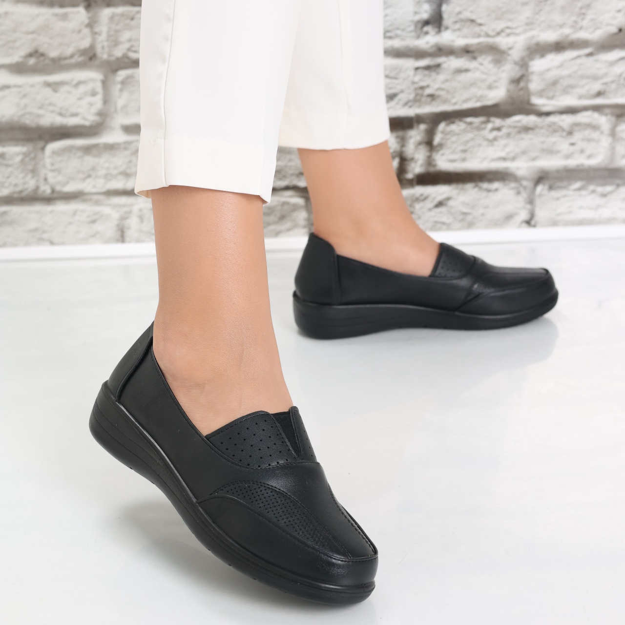 Pantofi dama casual Negri din Piele Ecologica Risan - poza 1