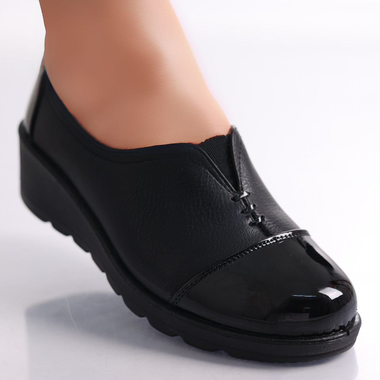 Pantofi dama casual Negri din Piele Ecologica Rosiri - poza 2
