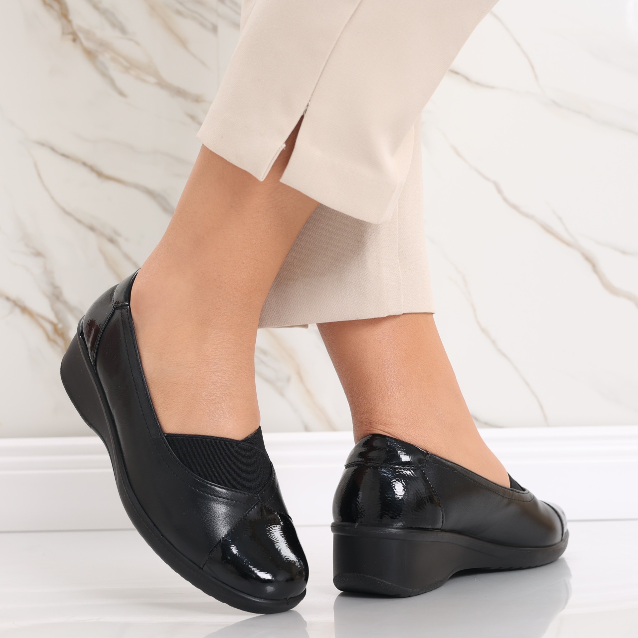 Pantofi dama casual negri din piele ecologica si lacuita Lois - poza 4